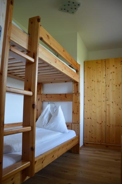 Biobauernhof Wolf-Hof Apartment Pressbaum Ruang foto